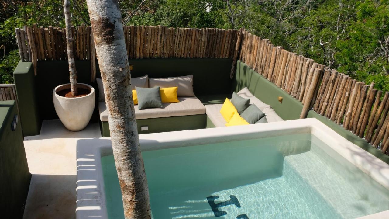 Loba Tulum Male Only Bed & Breakfast Exterior photo